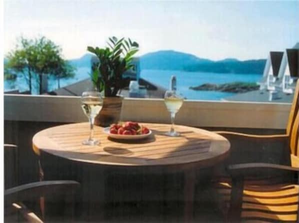 Southerly view from private sundeck looking out over Fishing Bay.