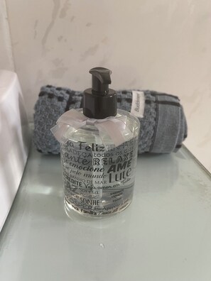 Bathroom amenities