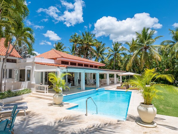 Outdoor pool deck and garden 