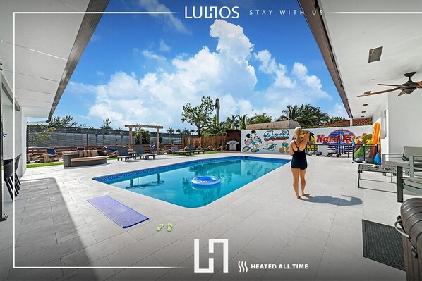 Discover Riverside Bliss: Rent Houses with Amazing Pools, BBQs, and Loungers
