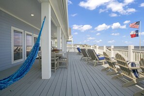 Welcome to The Paradise Palms: A gorgeous beachfront property featured by HTH Stays. Book your coastal getaway today!