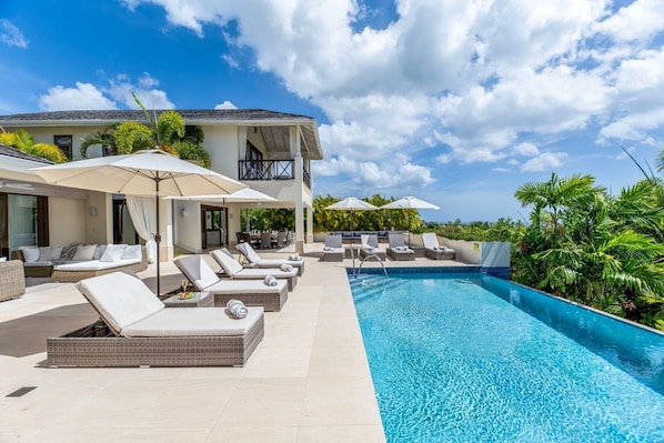 Stunning design and vistas of the Caribbean Sea