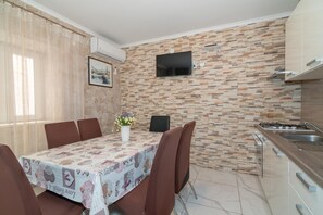 Dining room 1