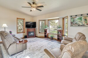 Living Room | 1st Floor | Smart TV | Fireplace