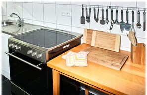Ferienwohnung Nr. 1 für 1-4 Personen (60 qm)-Küchenecke