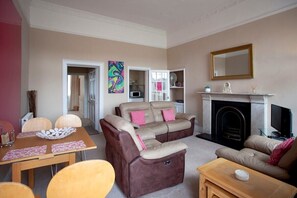 Living Room / Lounge