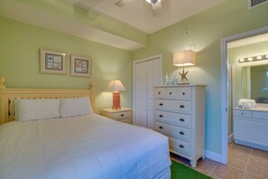 Guest Bedroom with a queen bed-Sleeps 2