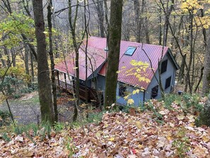 cabin_fall foliage