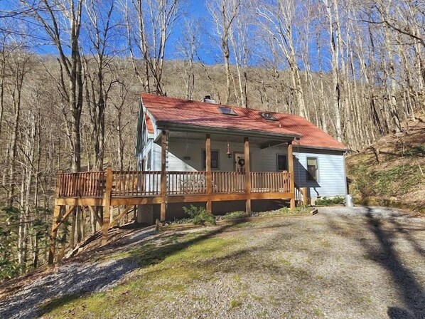 cabin exterior_winter