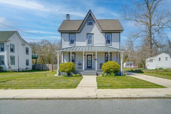 Mays Landing Vacation Rental | 3BR | 1.5BA | Stairs Required | 1,642 Sq Ft