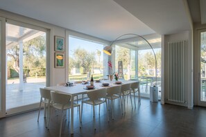 ClickSardegna Luxury Villa Mirage for 14 people, with daily maid service 