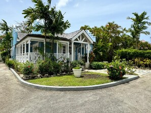exterior left view
