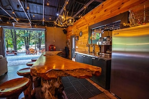 Georgeous Teak Bar & Taps in The Lodge