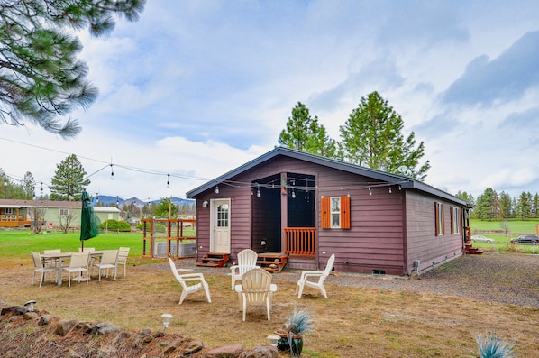 Tygh Valley Vacation Rental | 2BR | 2BA | 3 Steps Required | 1,200 Sq Ft