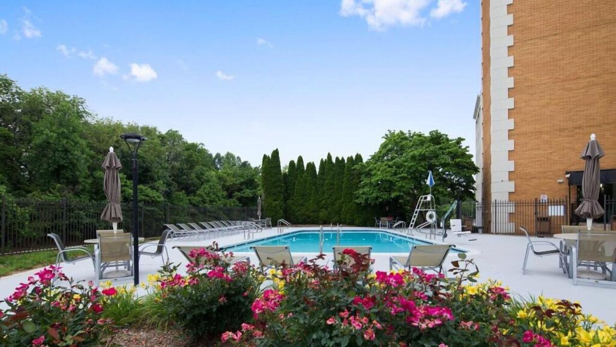 Modern Comfort near Biotech Corridor and Easy Access to I-270