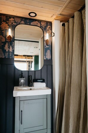 Bathroom (1)