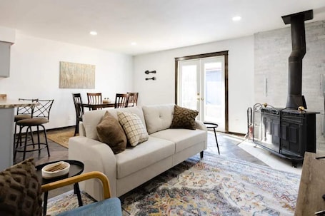 Open living space, with dinning room kitchen and living room!