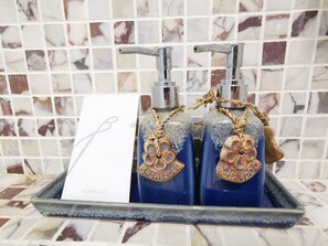 Bathroom amenities
