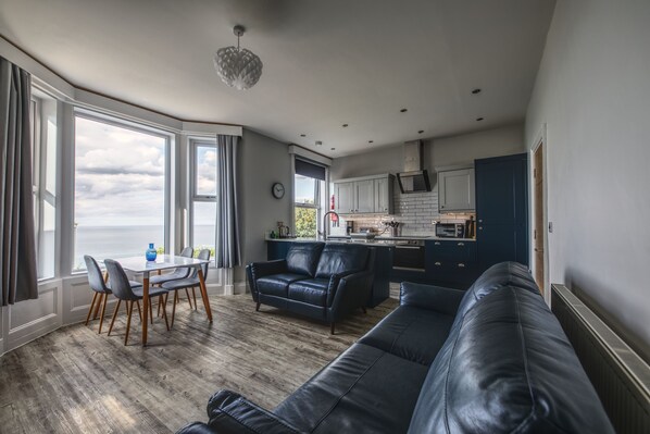 Living Room / Lounge