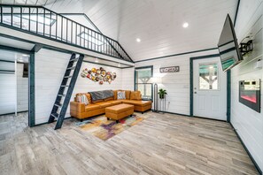 Living Room | Electric Fireplace | Smart TV | Main Level