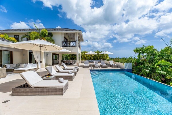 Stunning design and vistas of the Caribbean Sea