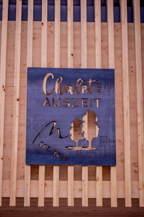 Unclassified image, 3 of 43, button