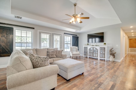 Grove Vacation Rental | 3BR | 2BA | 1,837 Sq Ft | Step-Free Access