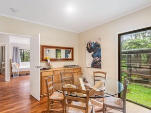Cockatoo Hideaway