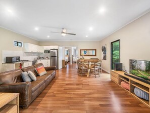 Cockatoo Hideaway