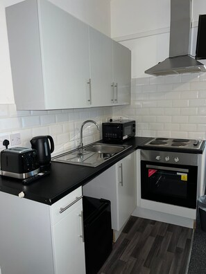 Full Kitchen 