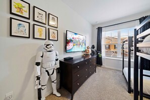 Star Wars themed Bedroom of the Townhouse in Kissimmee Florida - Features 2 bunker beds - Cozy retreat with a plush bed, perfect for relaxation - Smart TV and Netflix