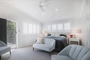 Bedroom 1 - King Bed