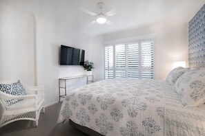 Bedroom 1 - King Bed