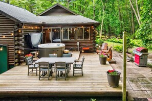 Private hot tub is open year round
