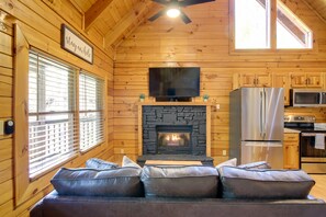 Living Room | Queen Sleeper Sofa | Fireplace | Free WiFi | 1st Floor