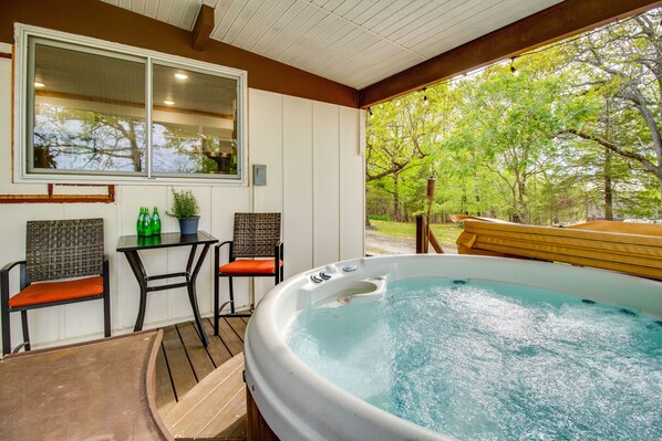 Elizabeth Vacation Rental | 2BR | 2BA | 1,828 Sq Ft | 5 Steps to Access
