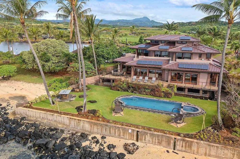 Luxury Oceanfront Resort Kauai