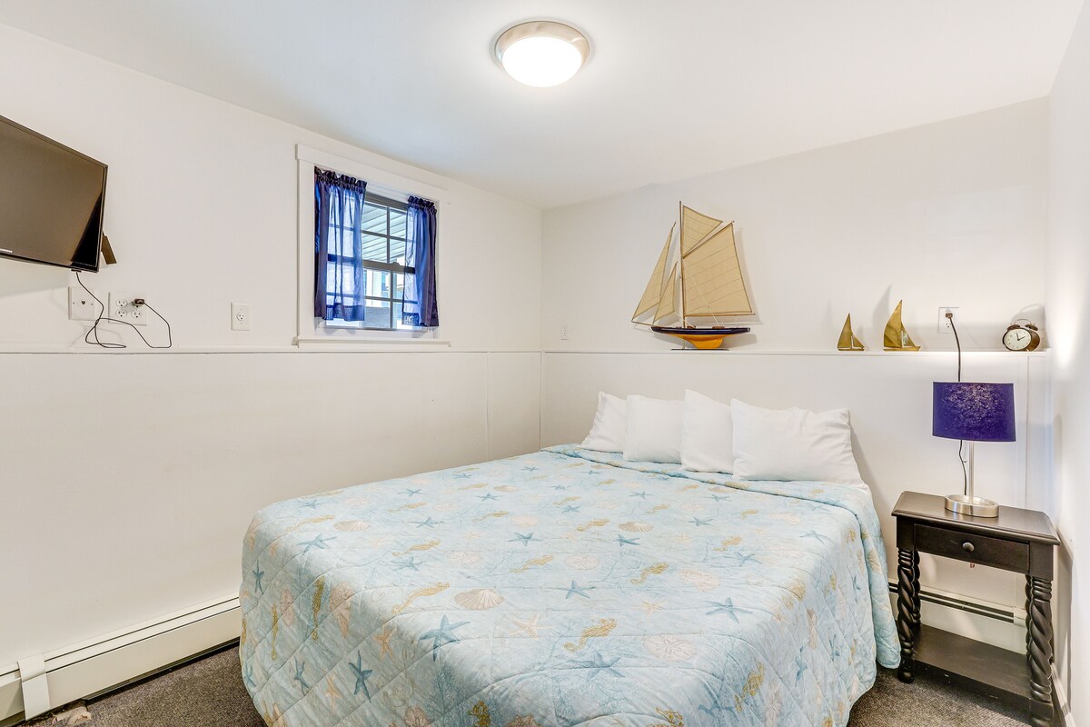 Milford Vacation Rental ~ 1 Block to Beach!