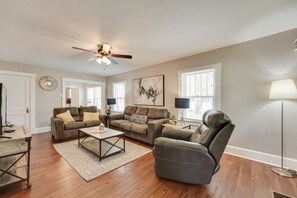 Living Room | Smart TV