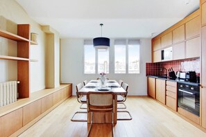 Dining Area (3)