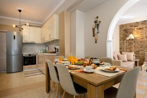 Spacious dinning area