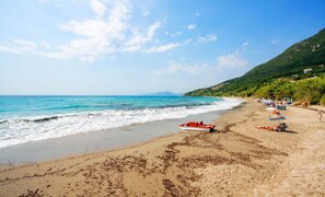 Paramonas sandy beach 2.5km