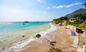 Prasoudi Sandy Beach – Located 5 km from Property
Hidden gem beach with turquoise waters, ideal for nature lovers and peaceful escapes.