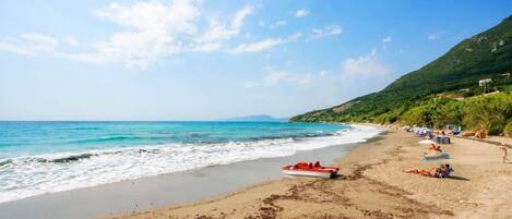 Paramonas sandy beach 2.5km