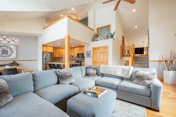 Great entertaining space with natural light