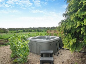 Hot tub | The Croft - Wassand Croft, Seaton, near Hornsea