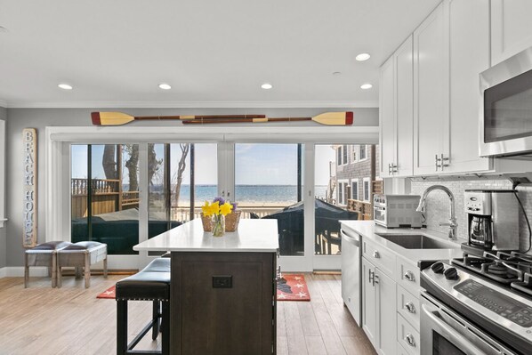 Immerse yourself in the beauty of the surroundings while creating delicious meal