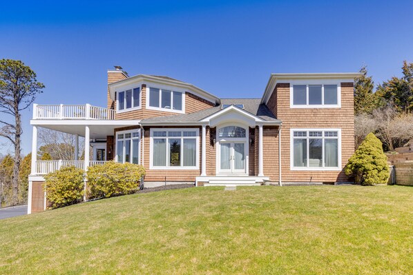 Southampton Vacation Rental | 4BR | 4BA | 3,500 Sq Ft | Stairs Required to Enter