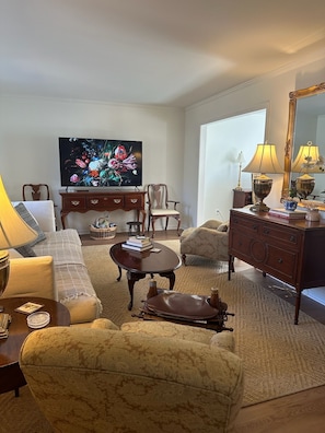 Upstairs Living Area
