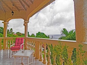 Sea Symphony, Barbados - 6 B/R Beachfront Villa w (777)